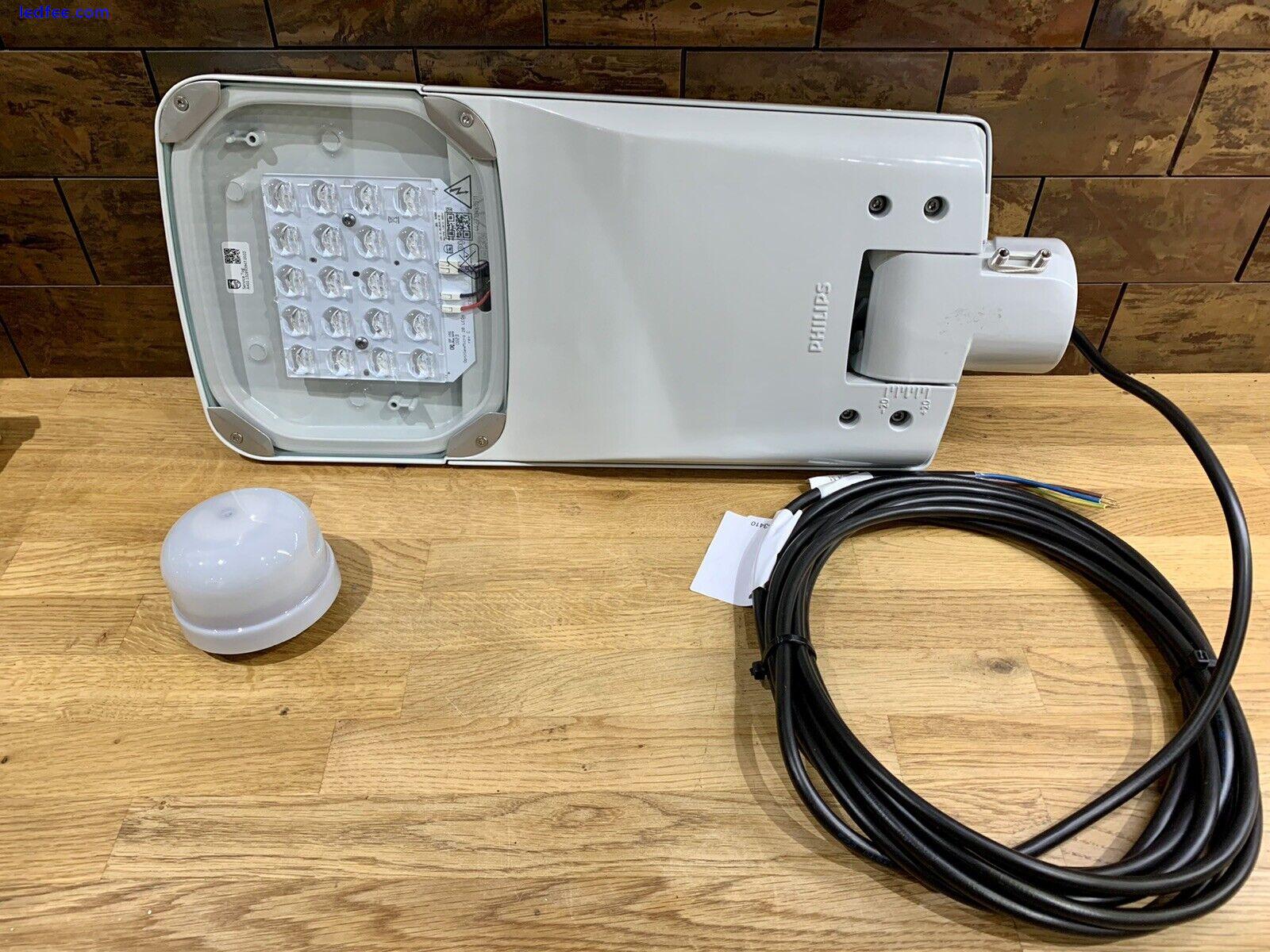 LED PHILLIPS Street Light Lantern with Photo Cell 4 