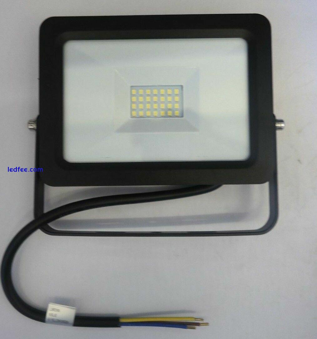 LED floodlight 10w 20w 30w 50w 240v security flood light Garden Yard Garage Shop 1 