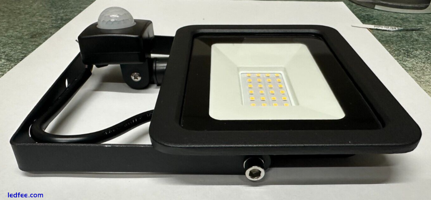 20W Slim Black Warm White LED 24 SMDs PIR Motion Sensor Flood Light Outdoor IP65 1 