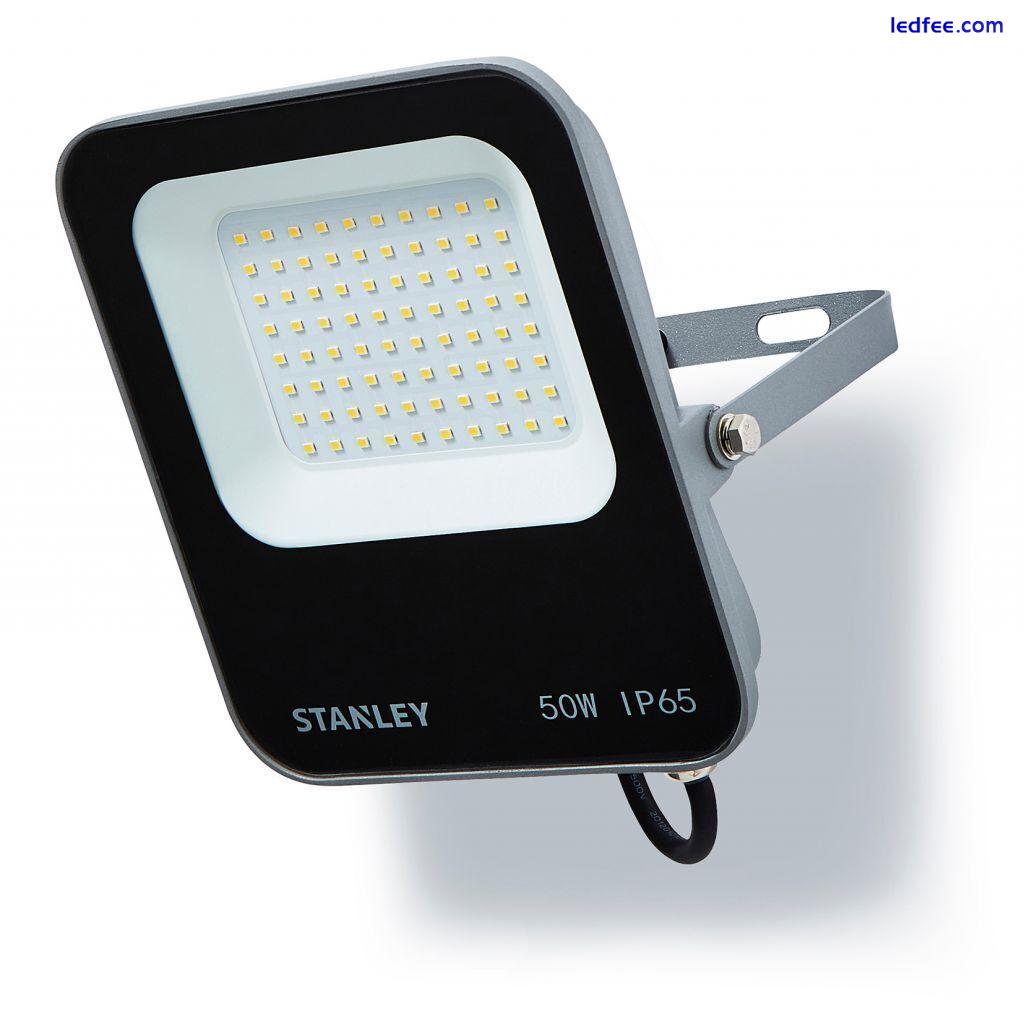 Stanley SXLS38689E Slimline 50w LED Flood Light, IP65, black, 5500lm, 6500K 1 