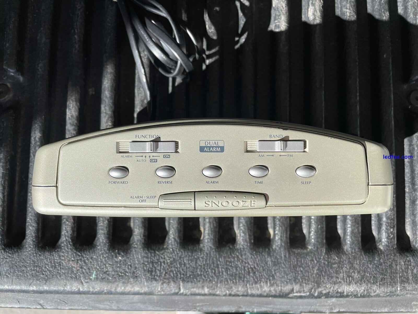Lenoxx Sound Alarm Clock Radio CR-776 AM/FM Large LED Display Used Works! 3 