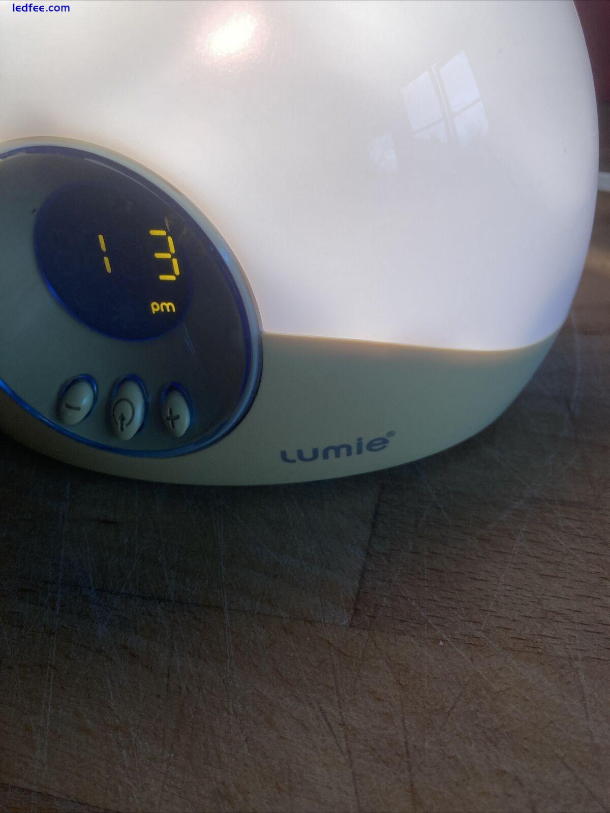 Lumie Bodyclock Starter 30 Alarm and LED Light (sunrise simulator) 0 