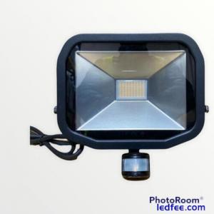 Luceco Slim LED Flood Light wi...